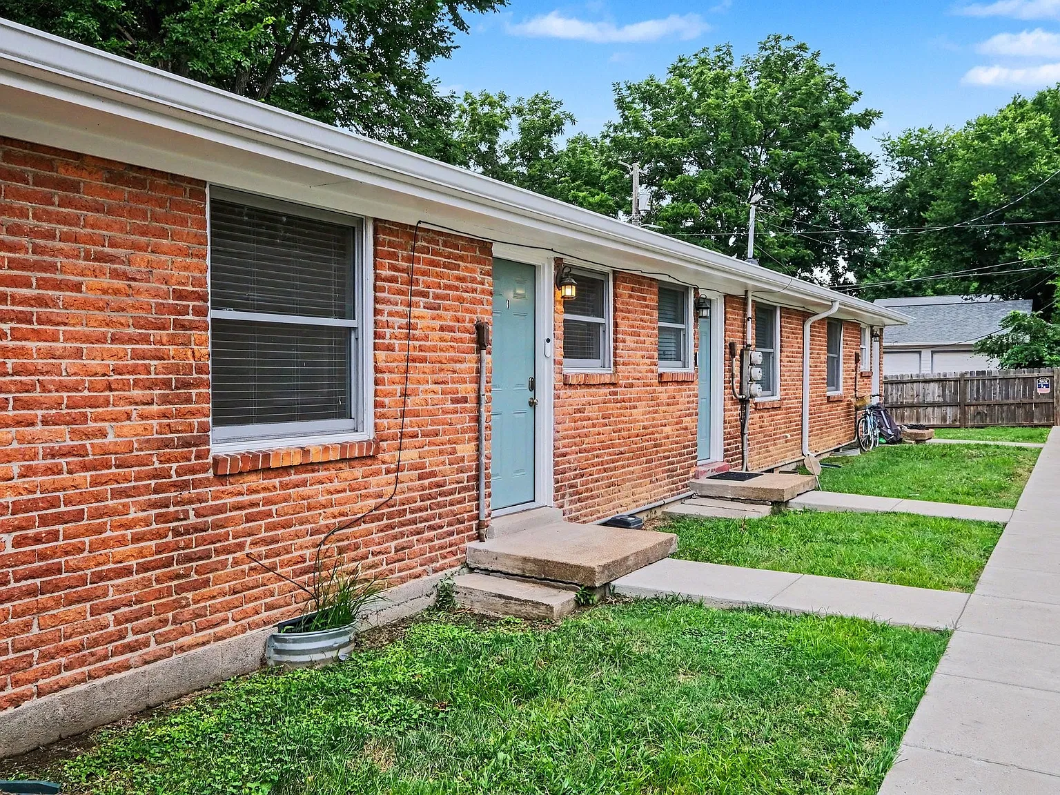 1 bed, 1.0 bath, 472 sqft, $1,400 — Photo 2