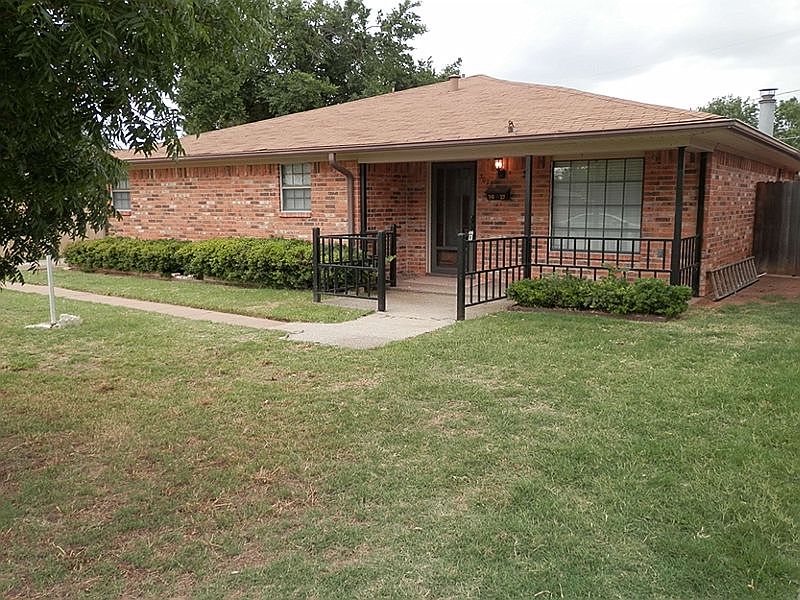 2nd image of 3027 Lavell Ave