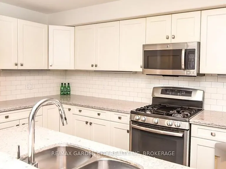55 Kline Cres — Photo 8