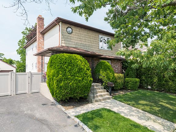 2nd image of 11 Morningside Dr
