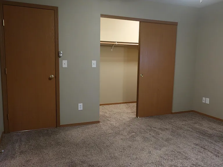 2514 Aviation Dr — Photo 7