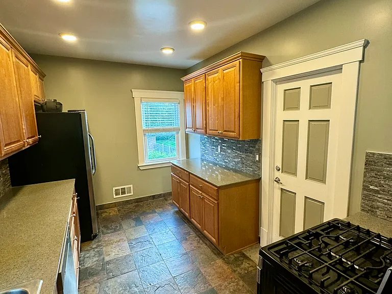 10111 Nanford Rd — Photo 8