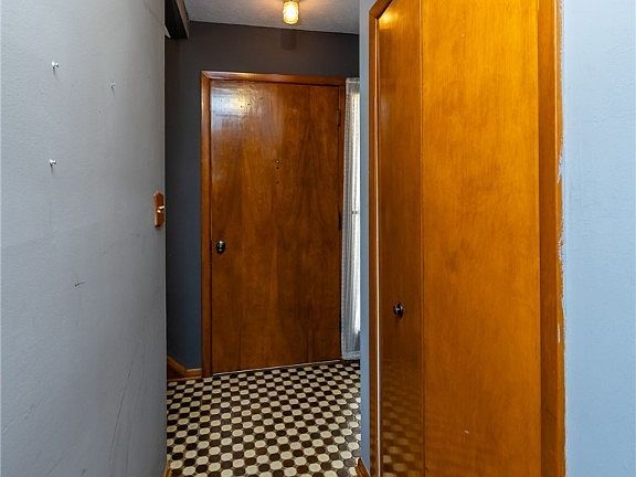 2nd image of 6912 Hollywood Dr