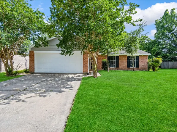 9806 Tanager Ln, Conroe, TX 77385
