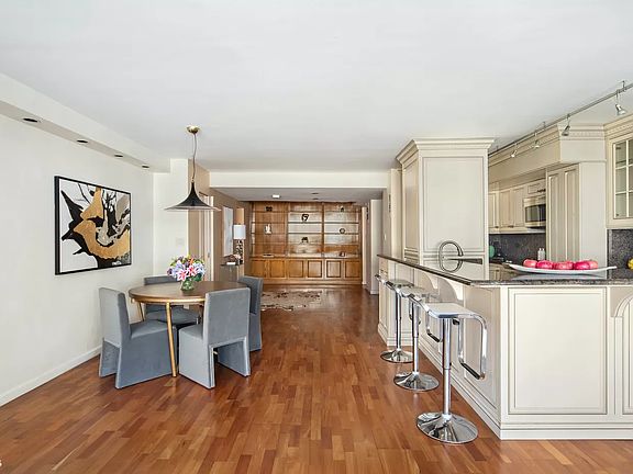 4th image of 251 E 32nd St #17BC