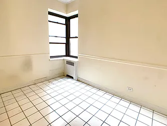 Rented by R New York