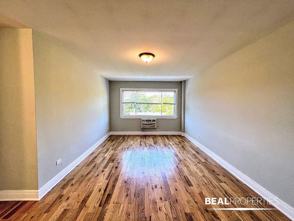 1st image of 696 Elm Pl APT 301