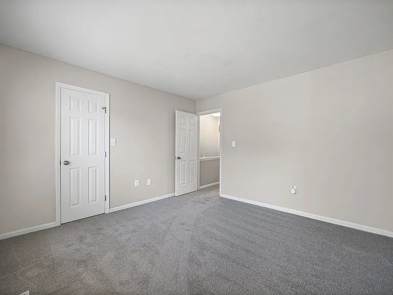704 Heritage Pkwy — Photo 14
