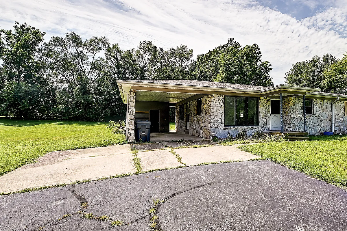Building Photo - 2479 Mullinix Rd