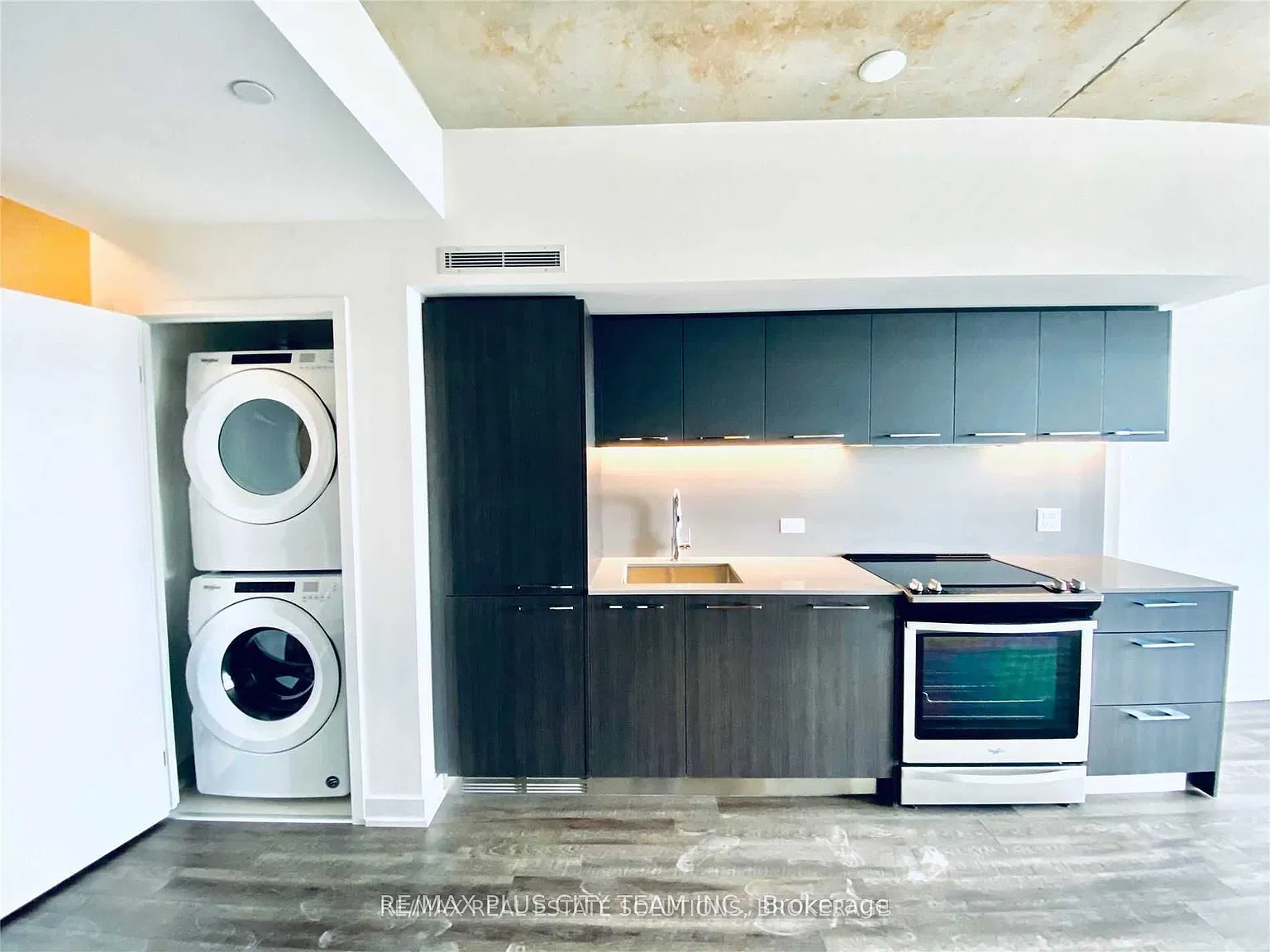 2 bed, $2,700 — Photo 4
