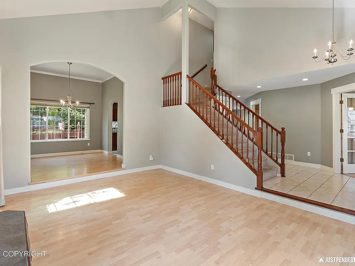 4 bed, 2.5 bath, 2367 sqft, $3,900 — Photo 2