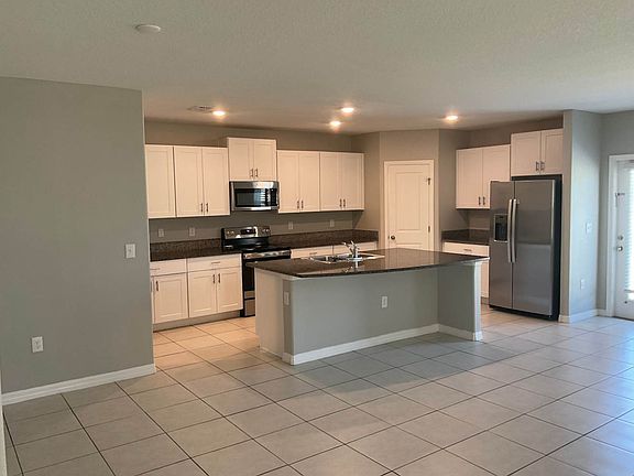 3rd image of 2241 Treesdale Ave