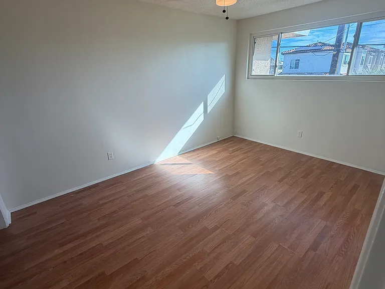 925 Carob Way #7 — Photo 4