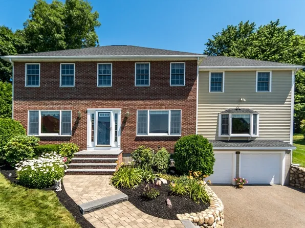 44 Raffaele Dr, Waltham, MA 02452