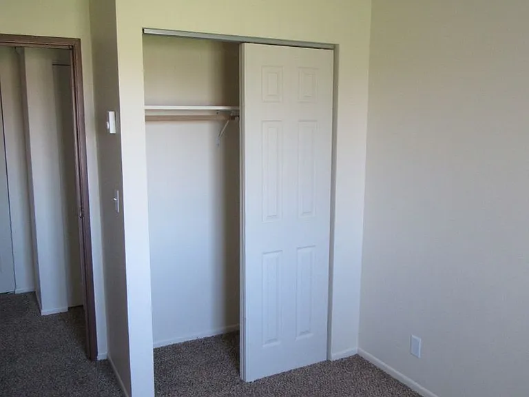 South Pine Apartments — Photo 13