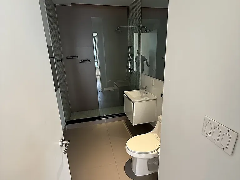 227 Grand St #2D — Photo 9
