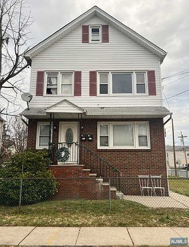 1st image of 156 Cambridge Ave