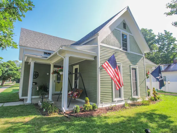 403 East St, Three Rivers, MI 49093