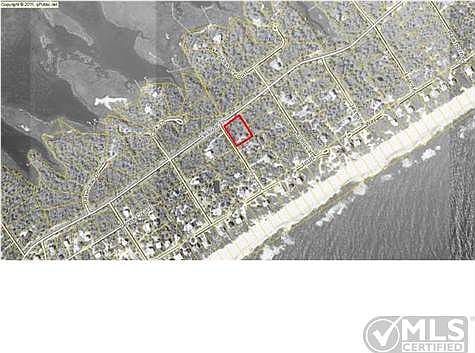 1st image of 1700 Lilac Ln