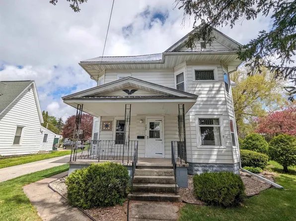 105 4th Ave NW, Waukon, IA 52172