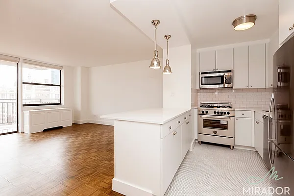 Rented by Mirador Real Estate | media 21