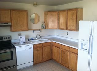 1516 S Queen Ct, Lakewood, CO 80232