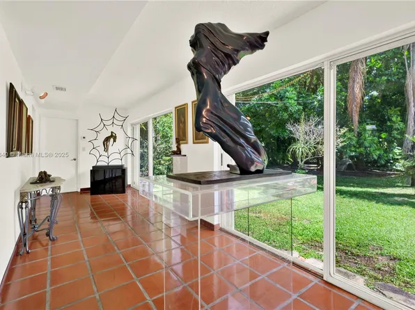 8150 SW 77th St, Miami, FL 33143