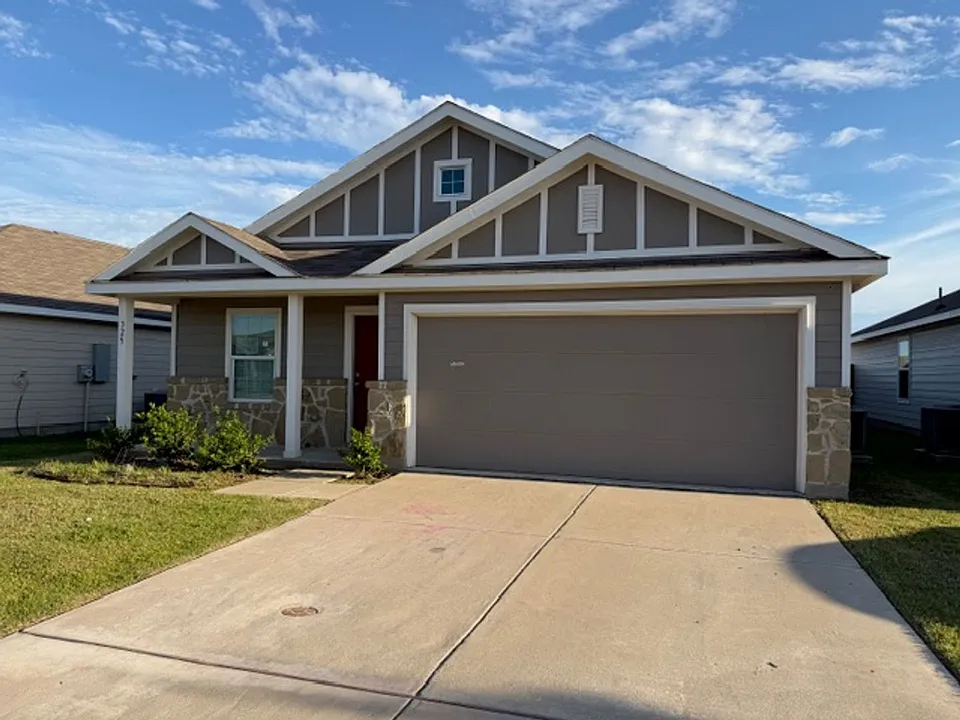 325 Carthage Dr