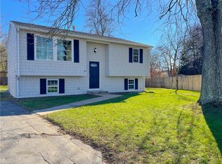40 Gateway Ct, Warwick, RI 02889