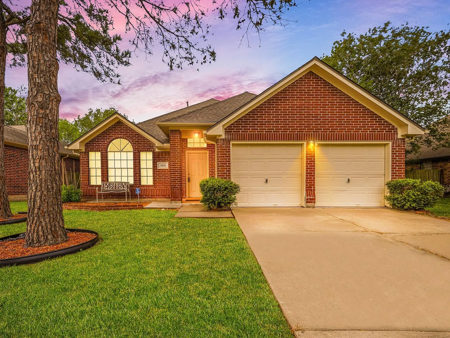 3 bed, 2.0 bath, 1780 sqft, $1,950 — Photo 3