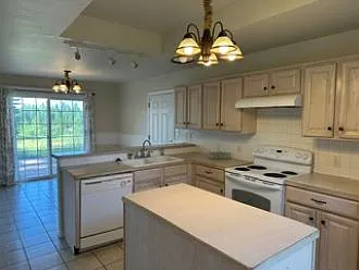 656 Sunrise Rd — Photo 4