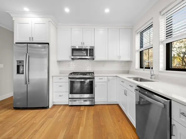 279 Lamartine St #2, Jamaica Plain, MA 02130