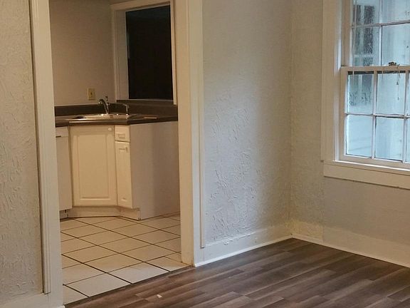 5th image of 603 Clarendon St #B