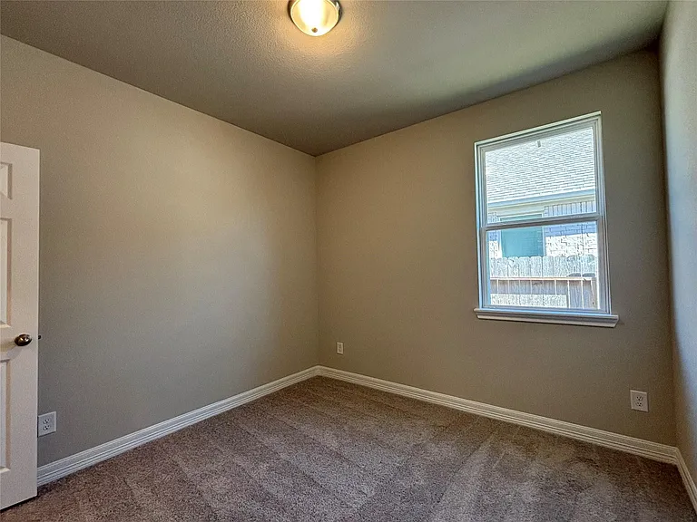 2913 Cliff Ridge Ln — Photo 25