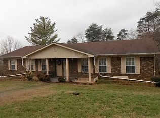 203 Red Bud Dr, Morristown, TN 37814