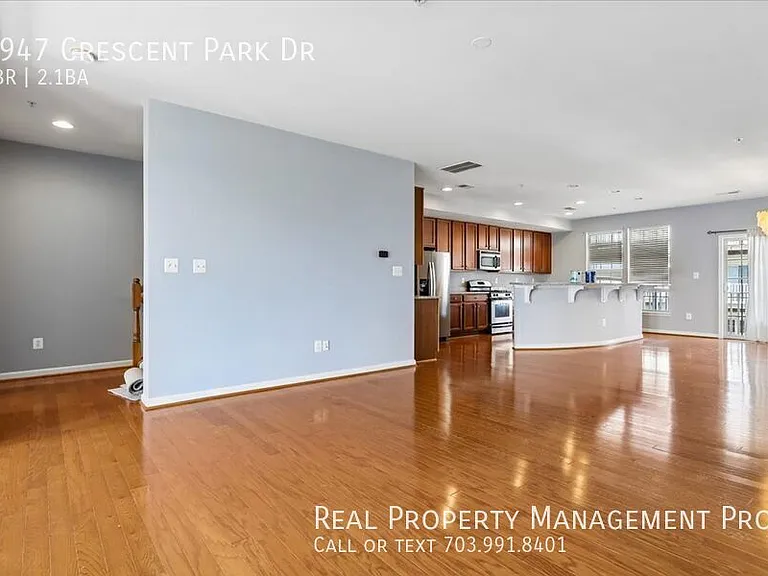 7947 Crescent Park Dr — Photo 6