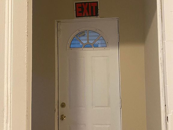 3rd image of 1 1barker St