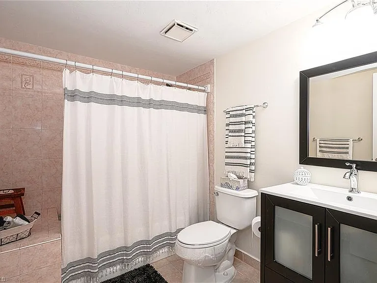 135 Cypress Way E #C — Photo 25