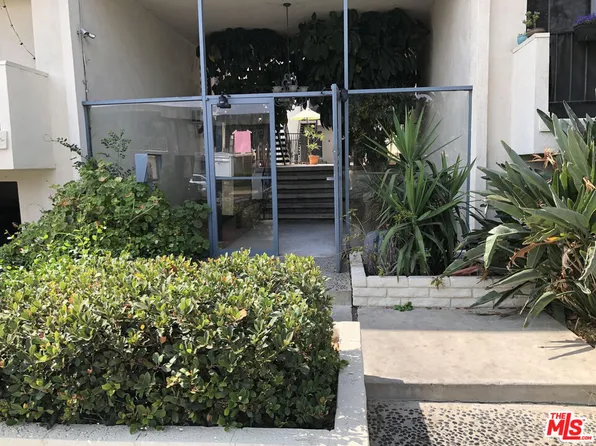 18600 Burbank Blvd #202, Tarzana, CA 91356