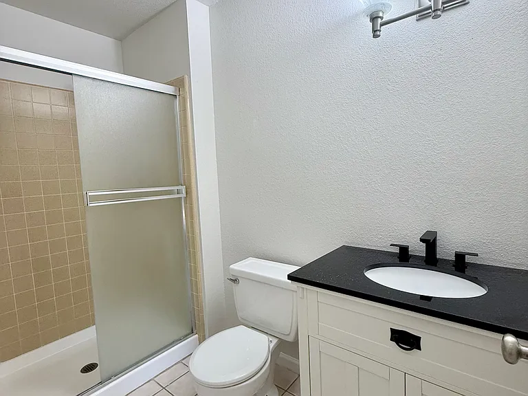 1008 Linier Ct — Photo 10
