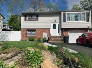 316 Dupont Ave, Hopatcong, NJ 07843