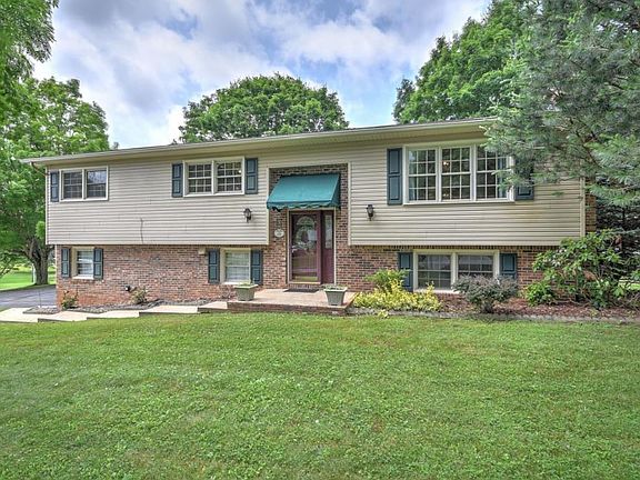 2nd image of 100 Hunter Hills Cir
