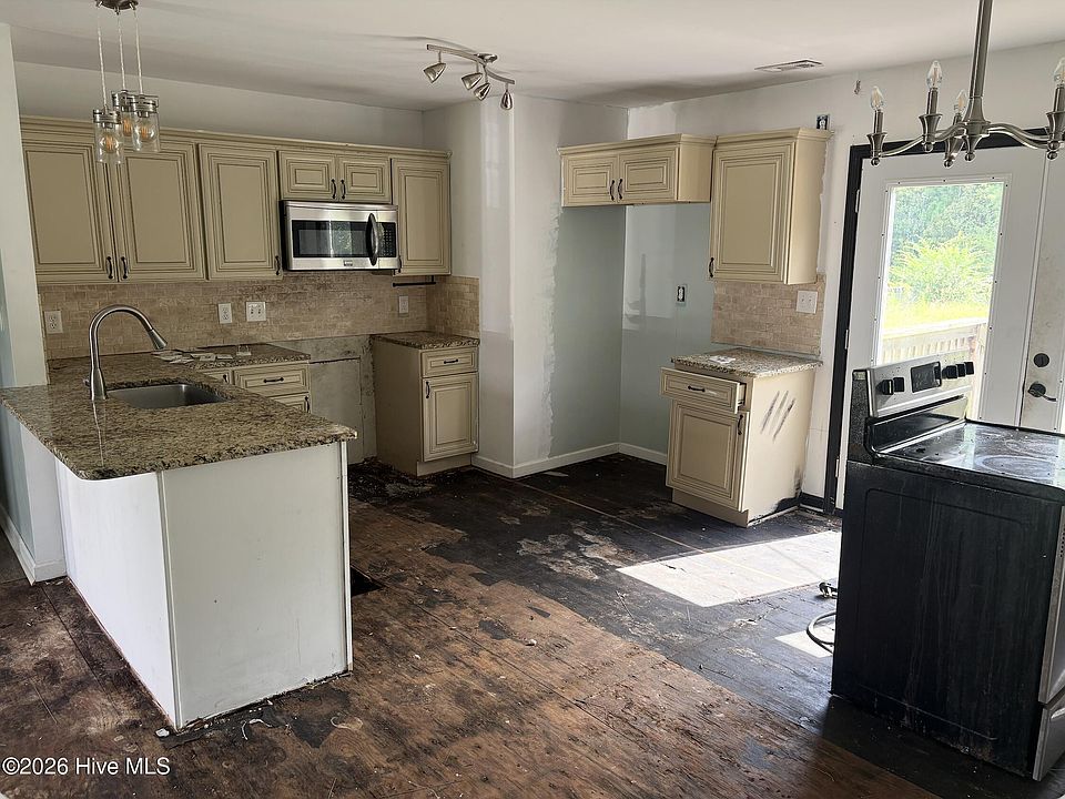 2nd image of 5 Crown Point Road