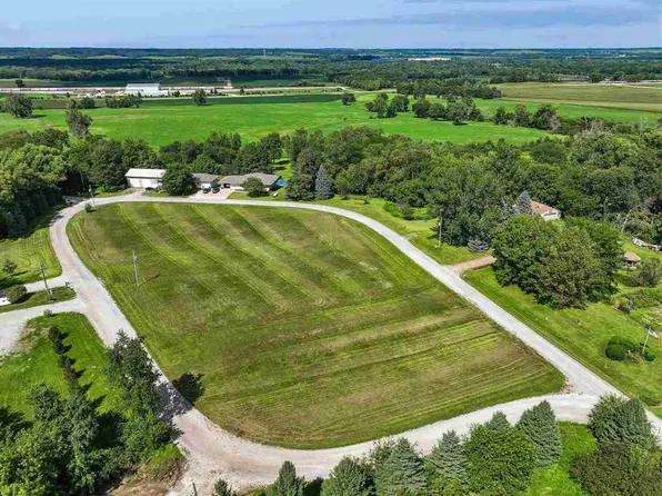 2959 170th St, South Amana, IA 52334