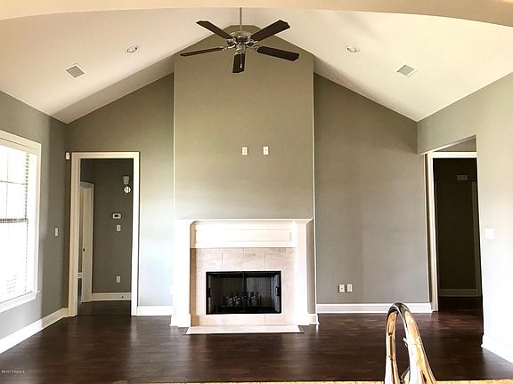 3rd image of 108 Sugar Creek Dr