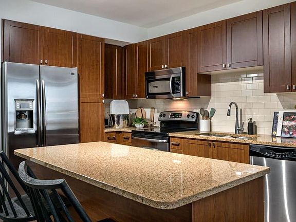 2nd image of 5500 Columbia Pike #35869dc20