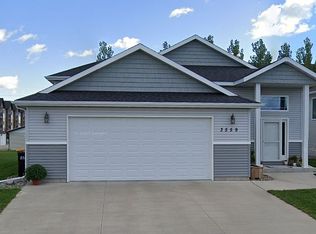 3559 8th St E, West Fargo, ND 58078