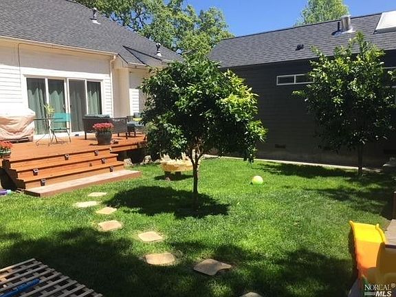 5th image of 2927 Pine St #B