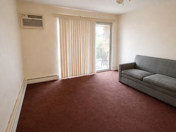4th image of 740 Hill Dr APT 303