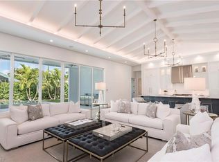 689 Rudder Rd, Naples, FL 34102